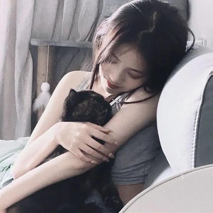 白色的女人